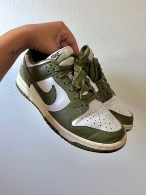 Nike Low Dunks in White/ Medium Olive size 7